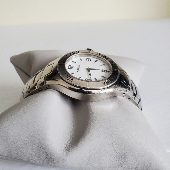 Phonak Hearing Aid Controller Watch Pilot 2 - Picture 2 of 13